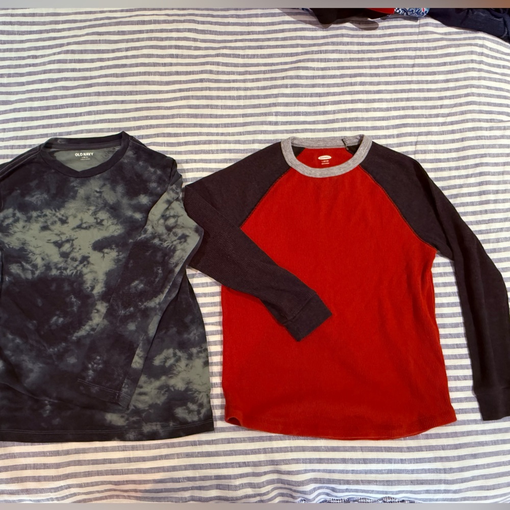 Set of 2 long sleeve Old Navy boys shirts